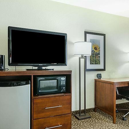 Quality Suites Springdale West I-49 Exterior photo