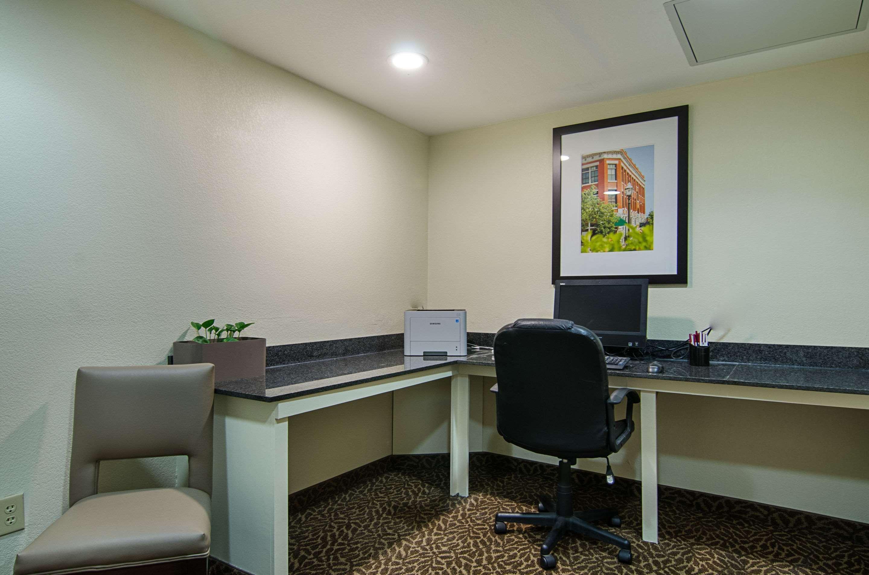 Quality Suites Springdale West I-49 Exterior photo